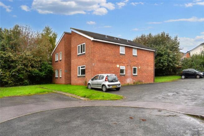 1 bed property, in Henley Drive, £70,000