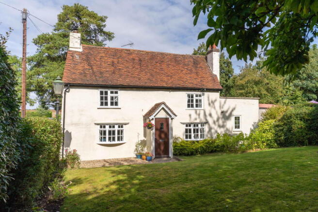 2 bed property, in Oak Cottage, £650,000