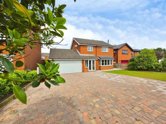 4 bed property, in Belgrave Avenue, £595,000