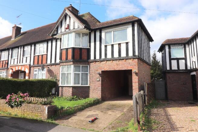 3 bed property, in Gardenia Avenue, £300,000