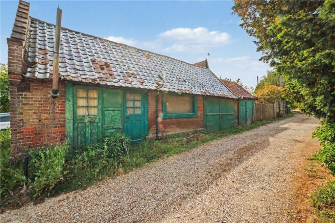 Land, in Briar Lane, £40,000