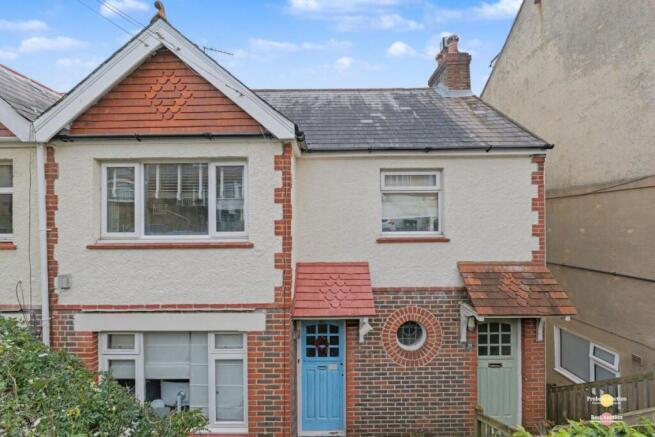 2 bed property, in Stanmer Park Road, £175,000
