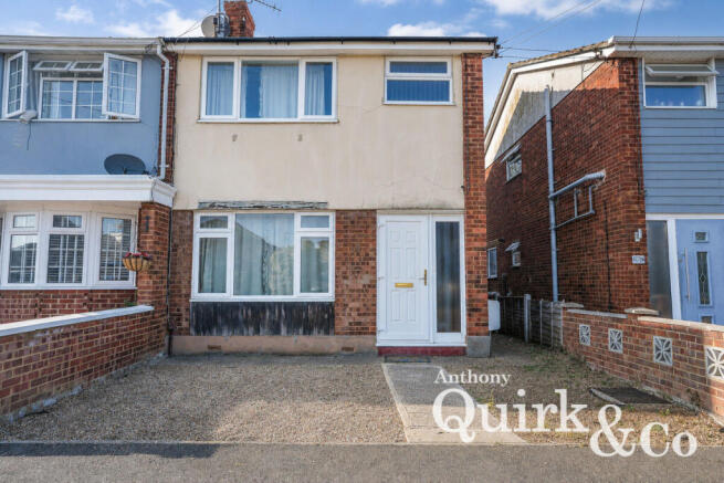 3 bed property, in Urmond Road, £280,000