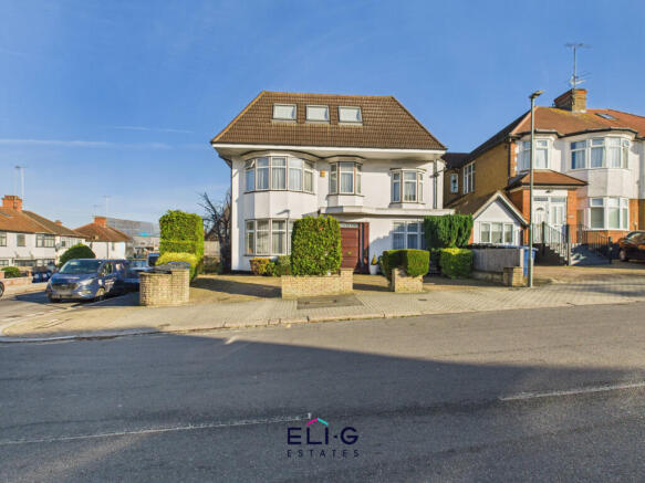 8 bed property, in Eastside Road, £1,995,000
