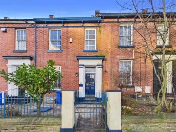 5 bed property, in Glossop Road, £495,000