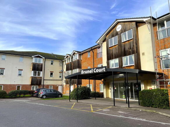 2 bed property, in Flat 51 Brunel Court, £79,500