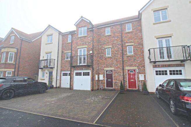 4 bed property, in Faraday Court, £425,000