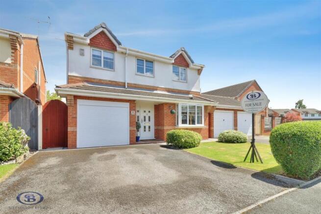 4 bed property, in Mossfields, £330,000
