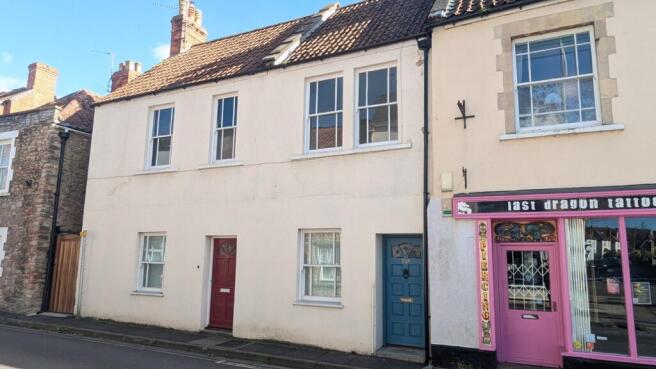 2 bed property, in St Cuthbert Street, £179,950