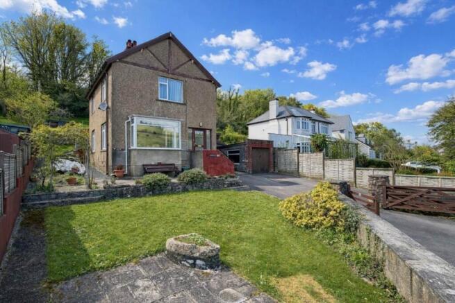 3 bed property, in Dartbridge Road, £380,000