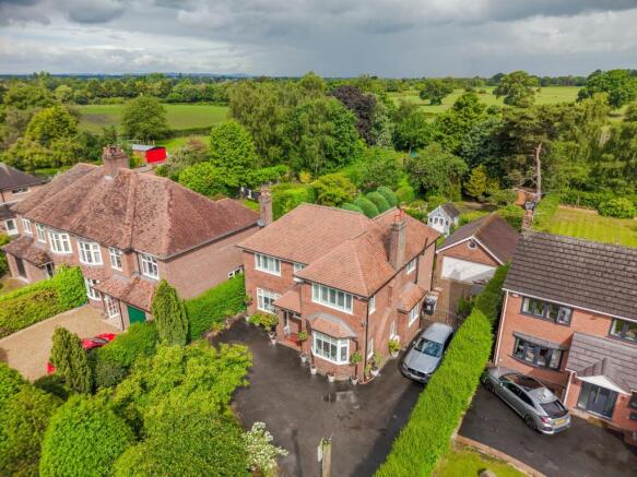 4 bed property, in Cheerbrook Road, £695,000