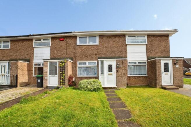 2 bed property, in Abington Avenue, £150,000