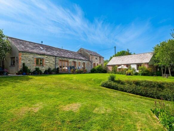 4 bed property, in Boyton, £800,000