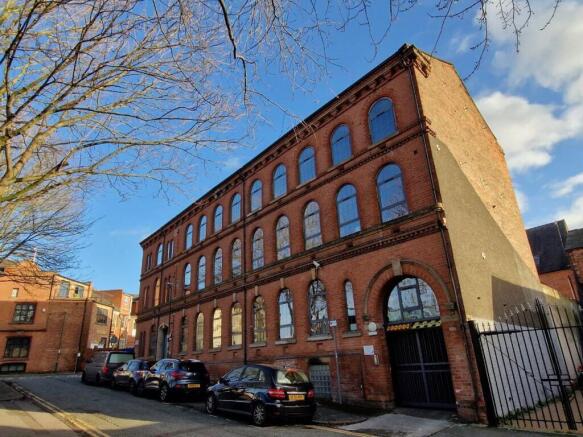 4 bed property, in Longden Street, £130,000