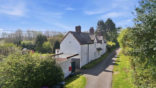 4 bed property, in Canwell Cottage, £975,000