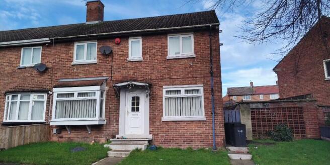 4 bed property, in Kemp Road, £95,000