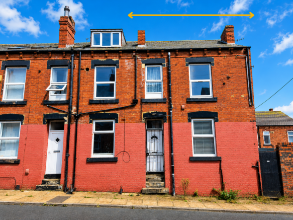 2 bed property, in 2 Upper Woodview Place, £30,000