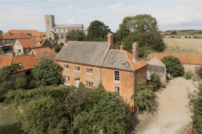 5 bed property, in High Street, £1,250,000