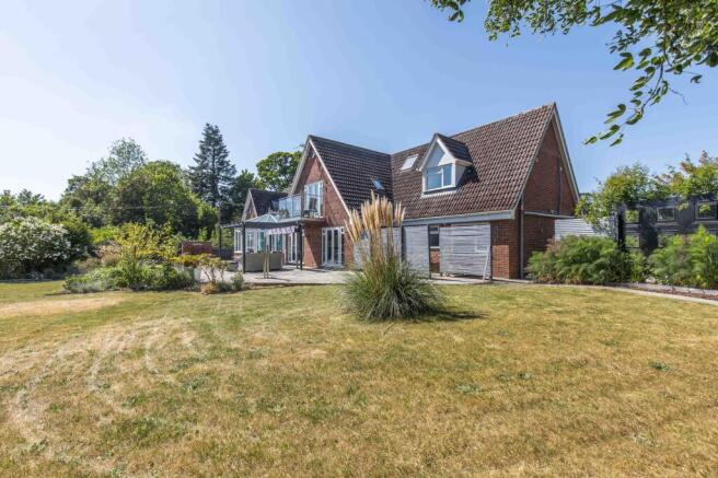 7 bed property, in A Wonderfully Flexible Home in Postwick, £899,000