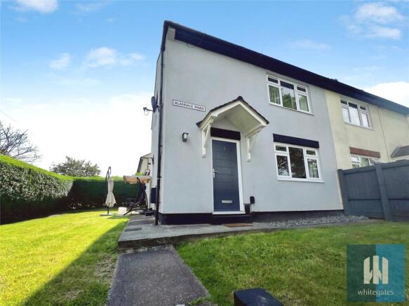2 bed property, in Alandale Road, £160,000