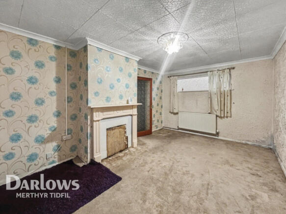 3 bed property, in Cypress Close, £100,000