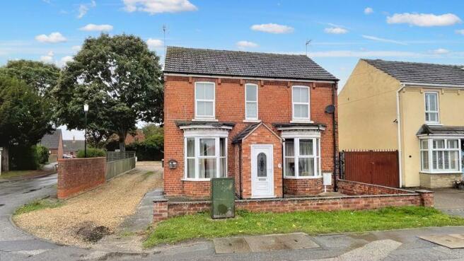 3 bed property, in Station Road, £299,950
