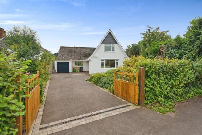 3 bed property, in Periton Lane, £400,000