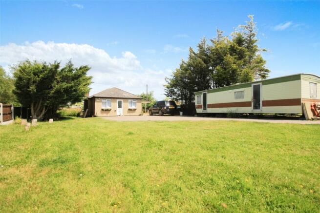 3 bed property, in Meadow Lane, £600,000
