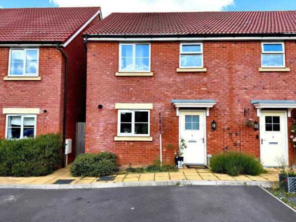 3 bed property, in Nobles Place, £350,000