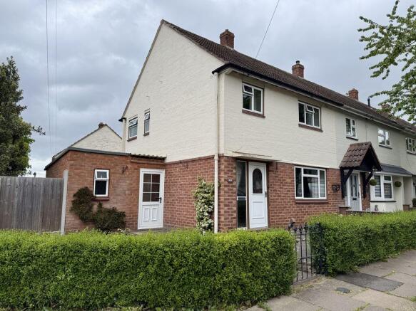 3 bed property, in Moneybrook Way, £185,000