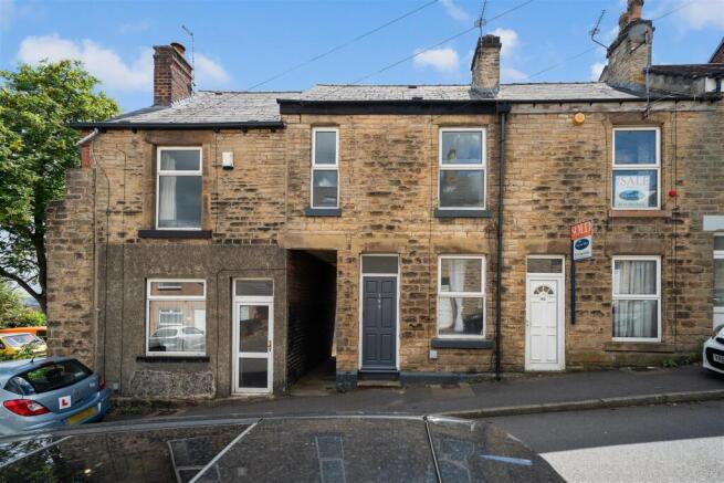 3 bed property, in Cundy Street, £140,000