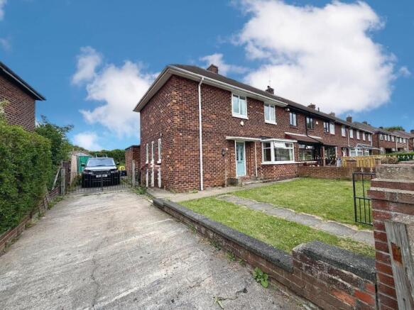 3 bed property, in Ingram Road, £120,000