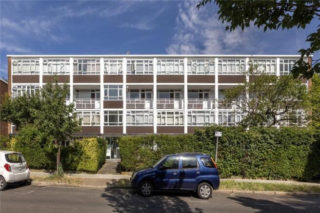 2 bed property, in Kersfield Road, £415,000