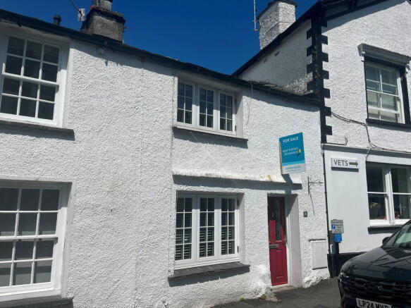 2 bed property, in 2 Church Street Ambleside LA22 0BU, £425,000