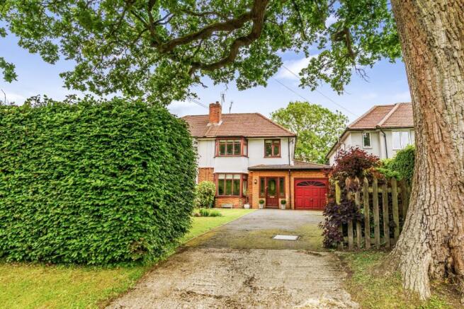3 bed property, in Chipstead Lane, £600,000