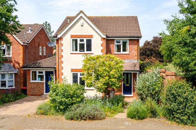 4 bed property, in Rosemullion Avenue, £550,000