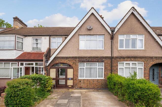 3 bed property, in Firstway, £699,999
