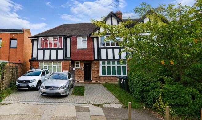 12 bed property, in 2F Park Drive, £1,500,000