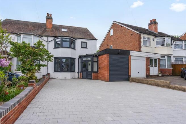 4 bed property, in Ulverley Green Road, £475,000