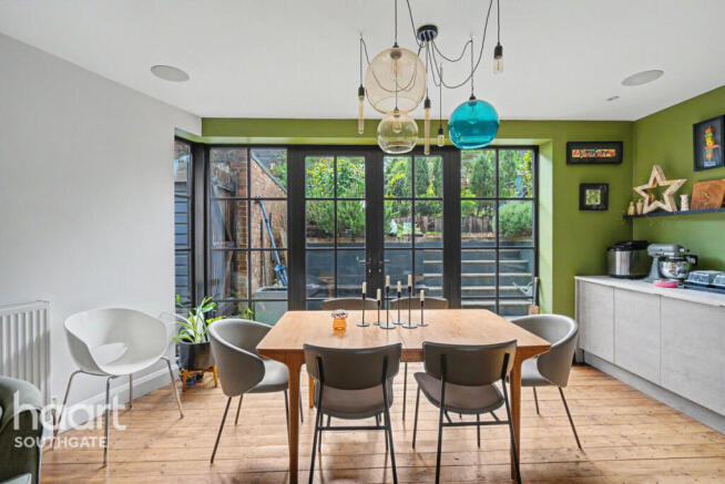 4 bed property, in The Woodlands, £1,000,000