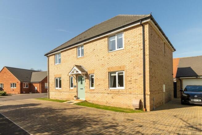 4 bed property, in Goodwin Field, £685,000