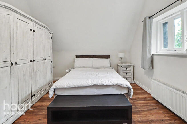 1 bed property, in St Augustines Road, £150,000