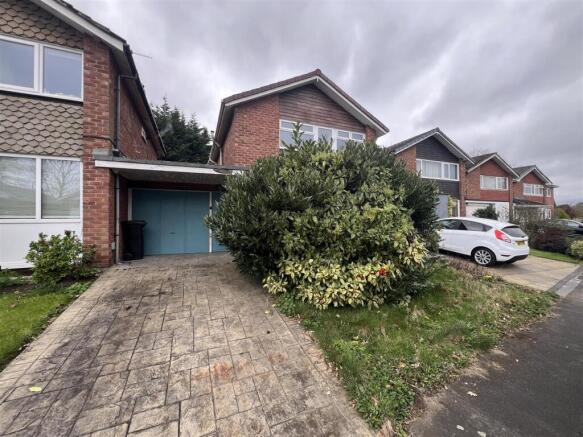 3 bed property, in Henley Avenue, £350,000