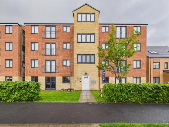 2 bed property, in St. Nicholas Way, £80,000