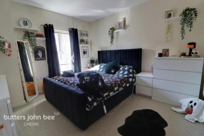 2 bed property, in St Georges Court, £103,500