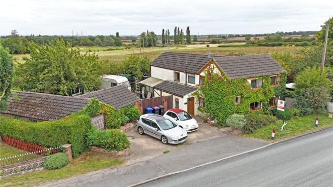 3 bed property, in Gainsborough Road, £300,000