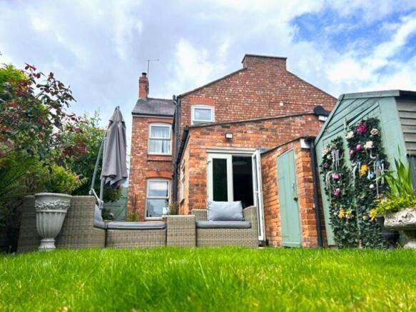 2 bed property, in Bretton Lane, £300,000