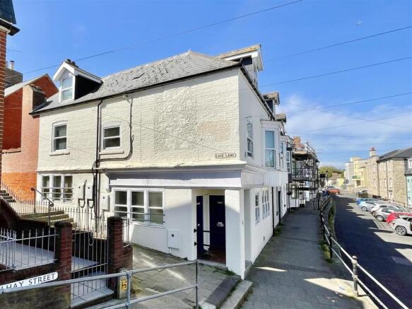 5 bed property, in High West Street, £425,000