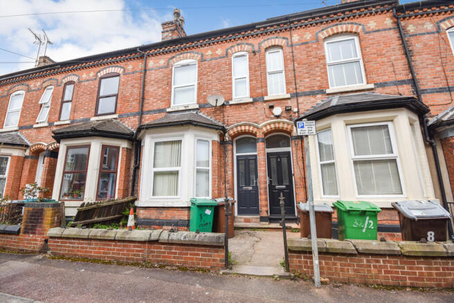 4 bed property, in Forest Grove, £250,000