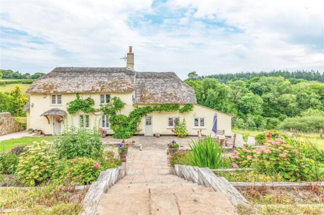 4 bed property, in Harcombe, £1,050,000